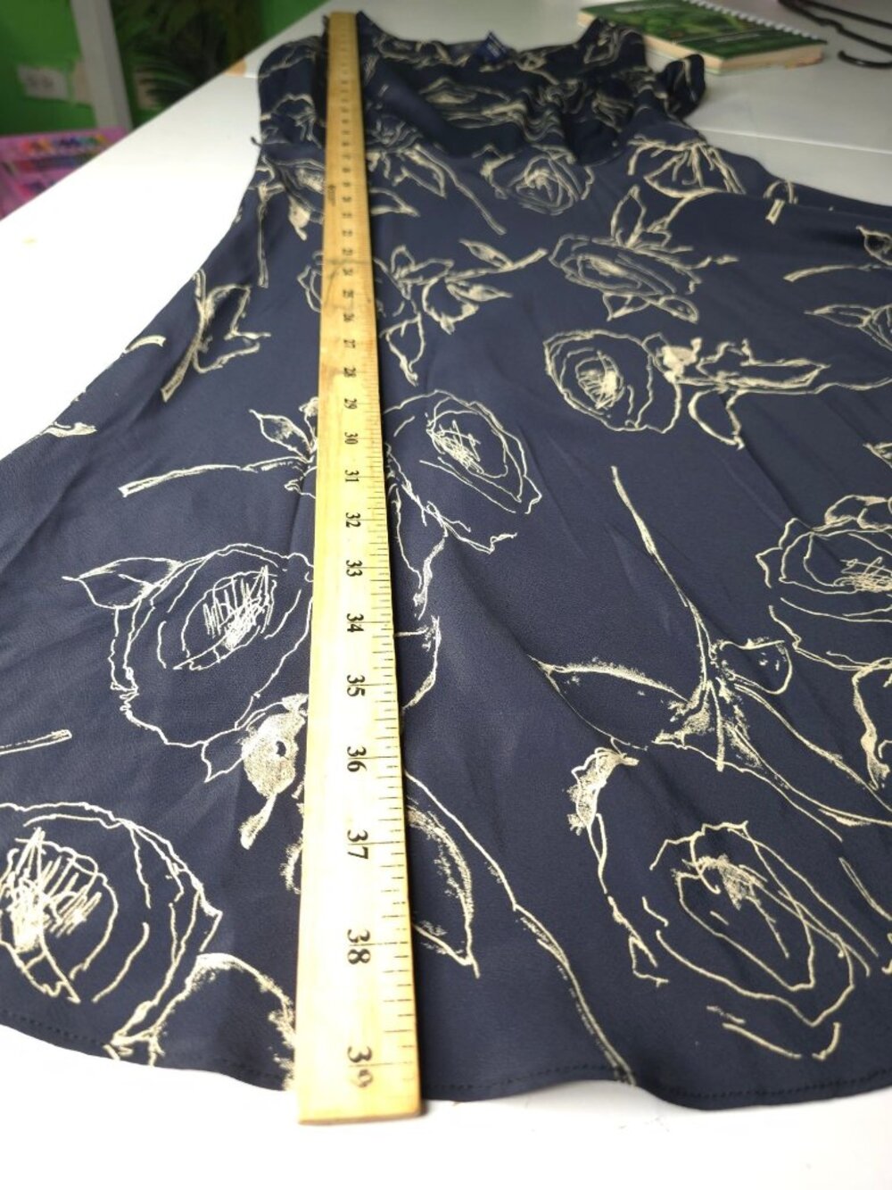 Ralph Lauren Navy Floral Sleeveless Dress Size 8 V-Neck 76% Acetate 20% Silk 4% - Picture 6 of 15